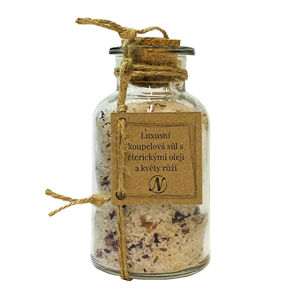Nikoleta Maria Luxusné kúpeľová soľ s éterickými olejmi a kvety ruží 300 g
